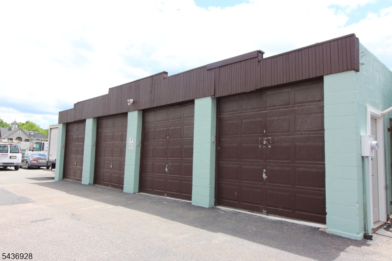 MAIN STREEET - Commercial Lease