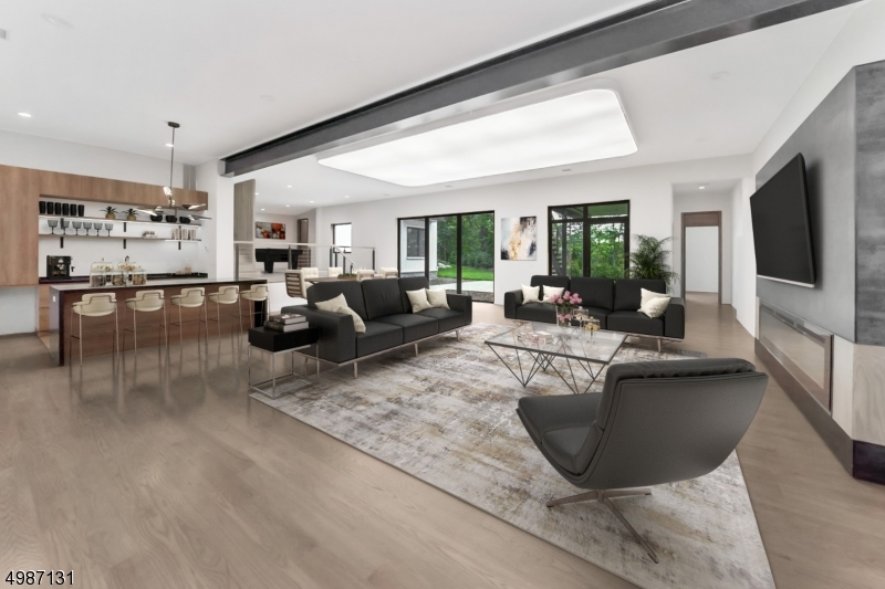 CHESTNUT HILL - Residential