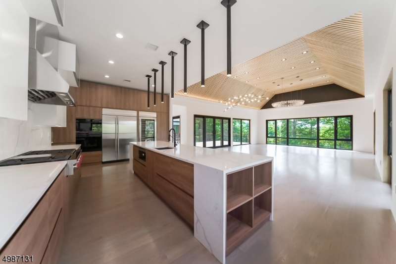CHESTNUT HILL - Residential