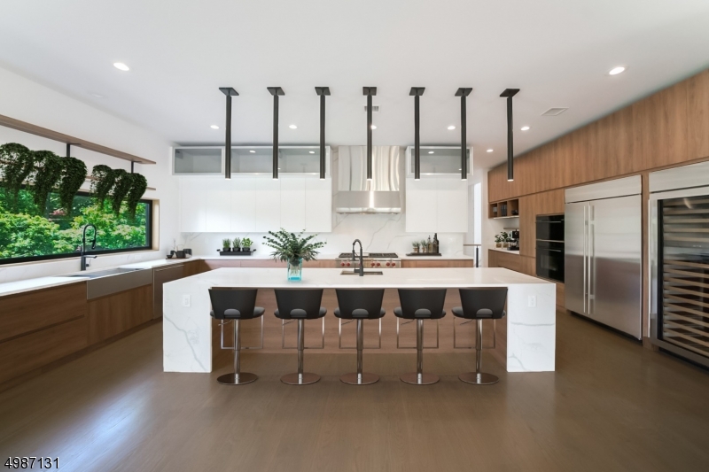 CHESTNUT HILL - Residential