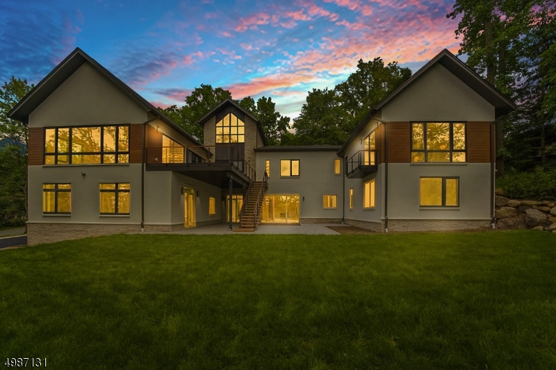 CHESTNUT HILL - Residential