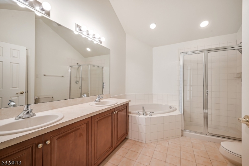 Regency Club at Livingston - Residential Lease