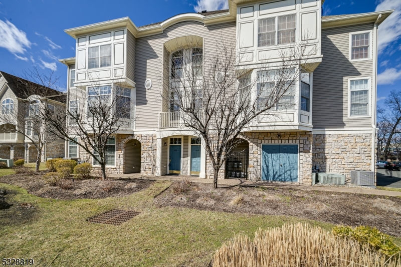 Regency Club at Livingston - Residential Lease