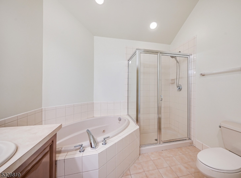 Regency Club at Livingston - Residential Lease