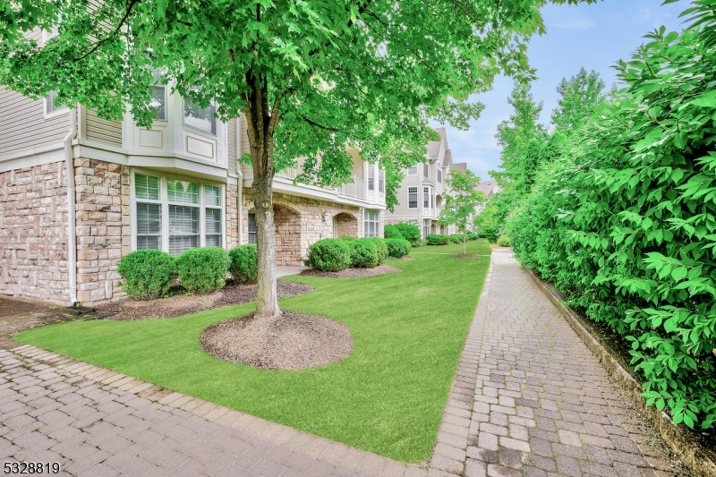 Regency Club at Livingston - Residential Lease