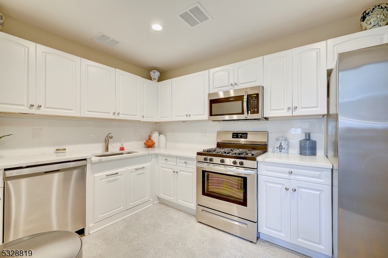 Regency Club at Livingston - Residential Lease