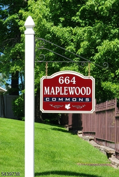 MAPLEWOOD COMMONS - Residential