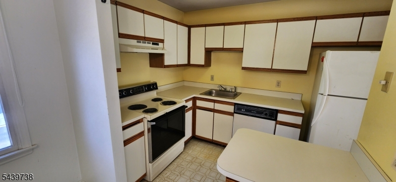 MAPLEWOOD COMMONS - Residential