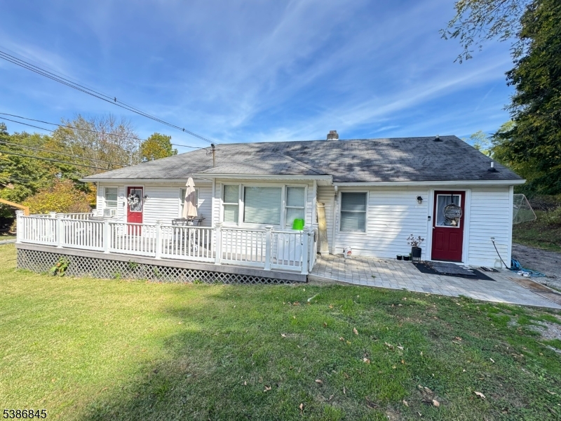 3-bedroom 1 bathroom ranch. Recently renovated. Hardwood flooring throughout. Updated kitchen with newer appliances, newer bathroom & all serviced by NATURAL GAS! All one floor living. Full basement ready for you to finish or tons or storage space!