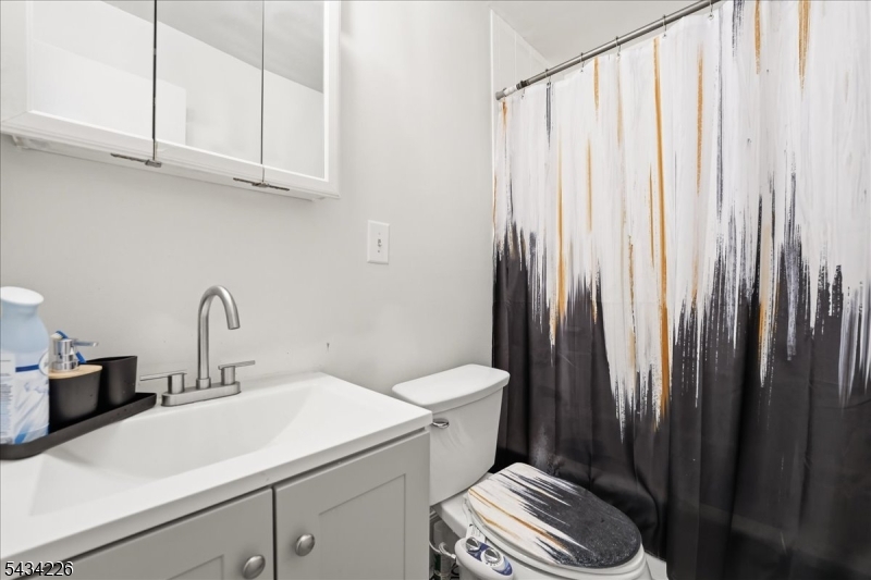 Lake Ave - Residential