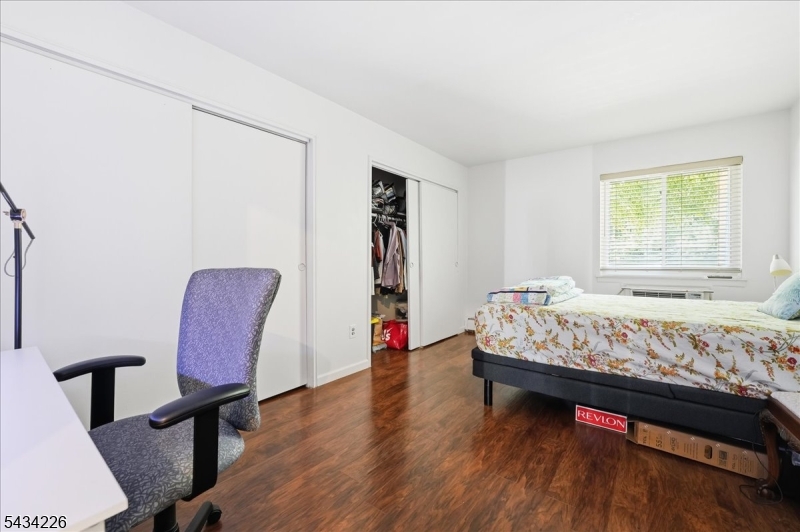 Lake Ave - Residential