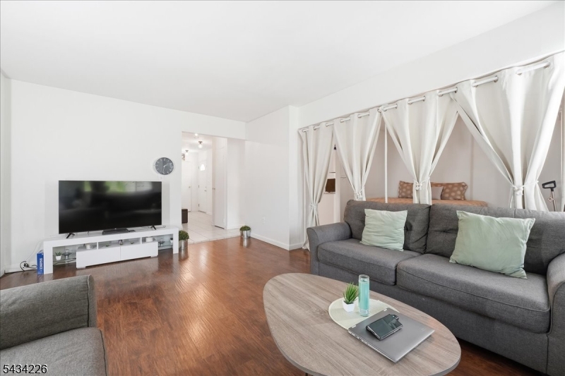 Lake Ave - Residential