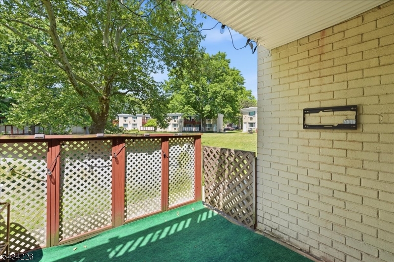 Lake Ave - Residential
