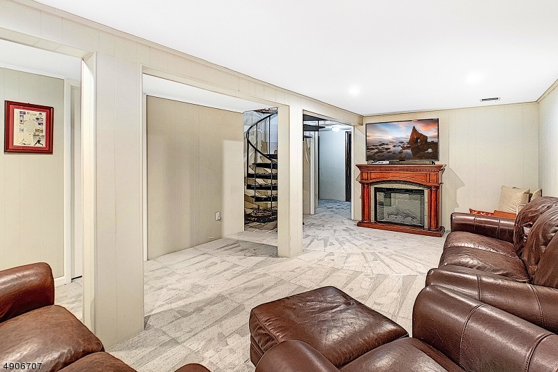 White Meadow Lake - Residential