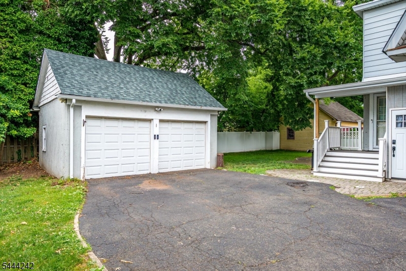 Historic Hillside District - Residential