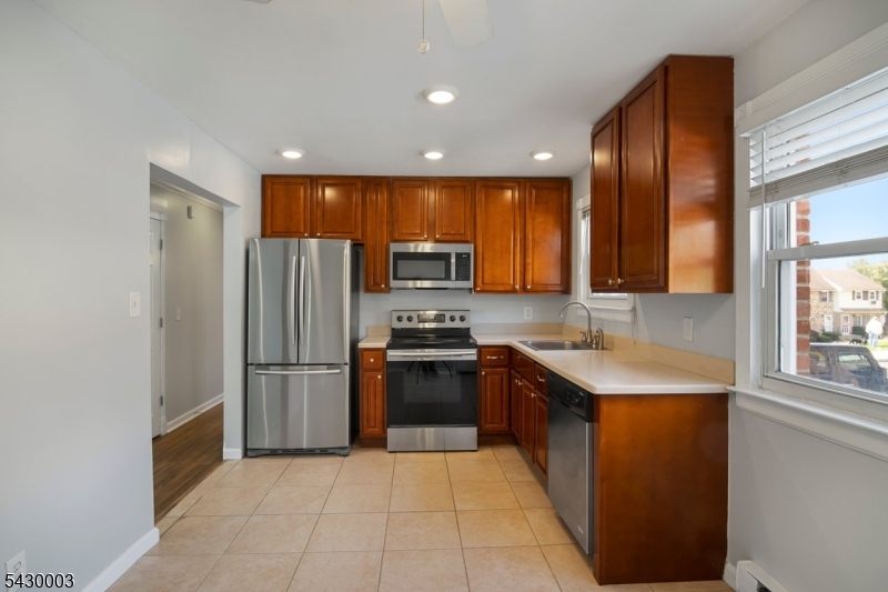 Mountain View Manor - Residential