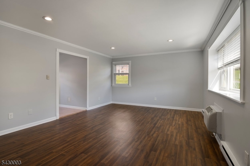 Mountain View Manor - Residential