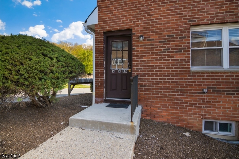 Mountain View Manor - Residential
