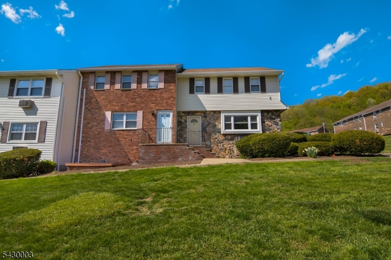 Mountain View Manor - Residential