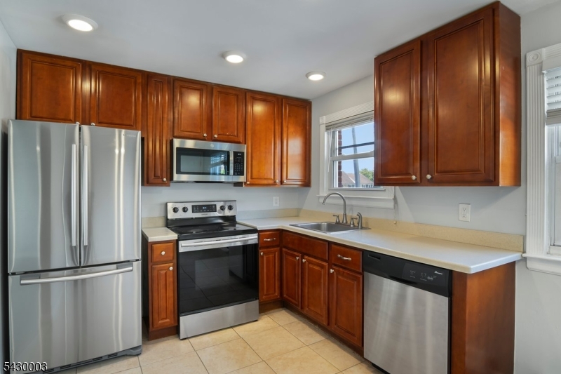Mountain View Manor - Residential