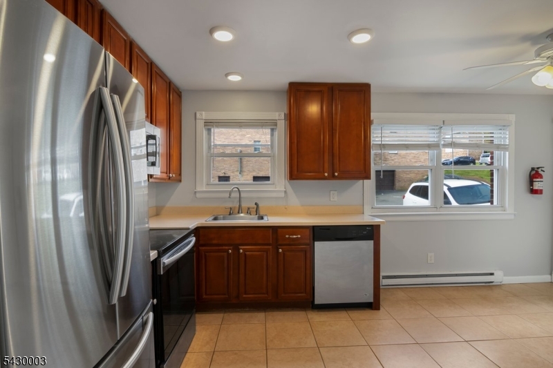 Mountain View Manor - Residential