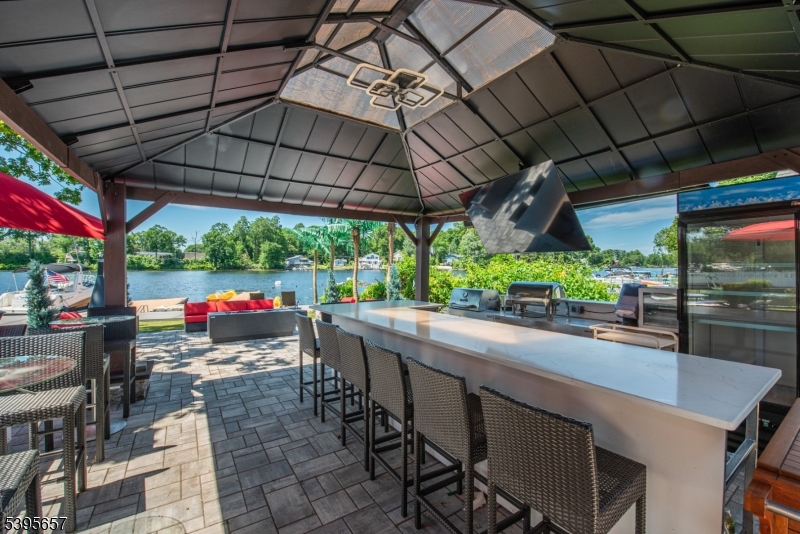 Lakefront Landing Channel - Residential
