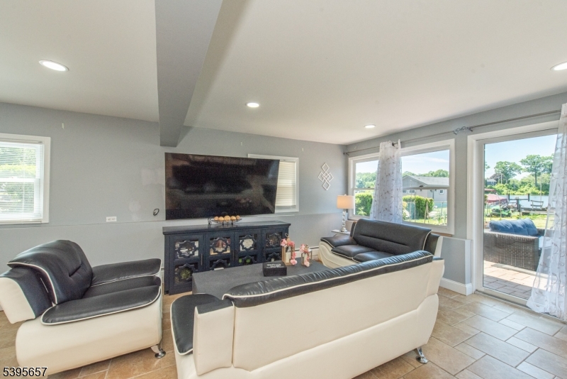 Lakefront Landing Channel - Residential