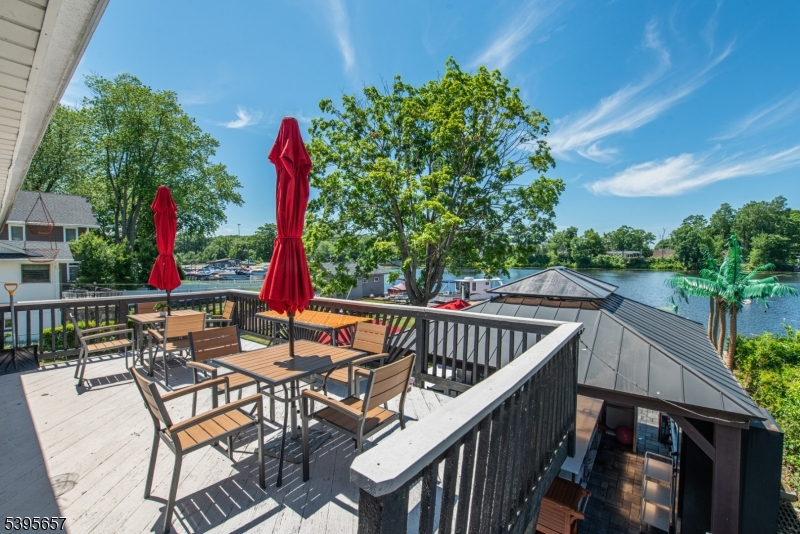 Lakefront Landing Channel - Residential