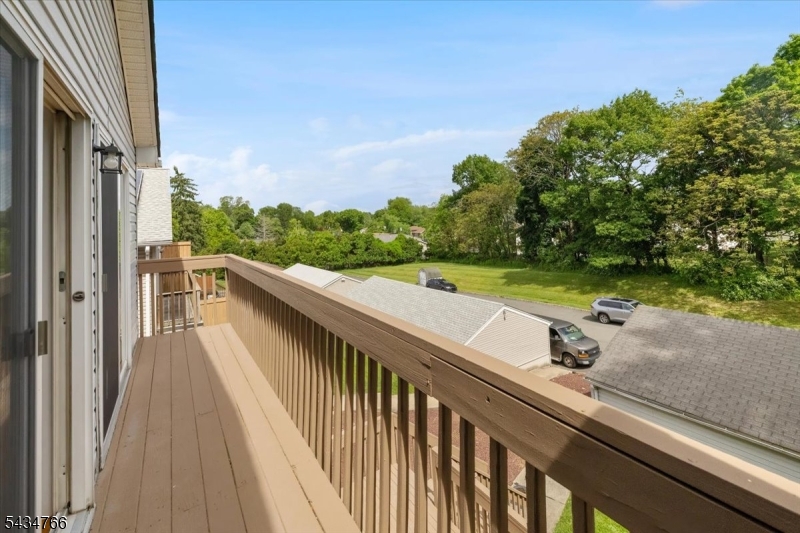 EAGLE HILL - Residential