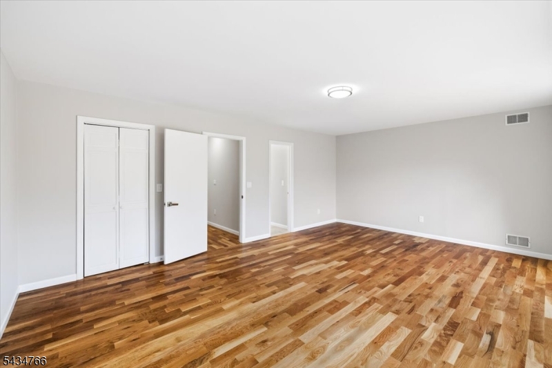 EAGLE HILL - Residential