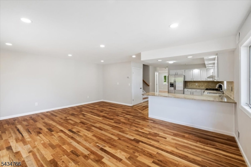 EAGLE HILL - Residential