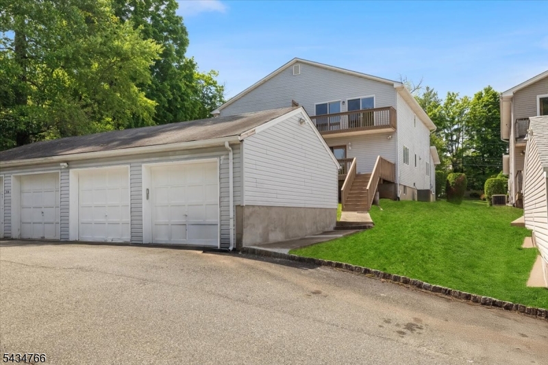 EAGLE HILL - Residential