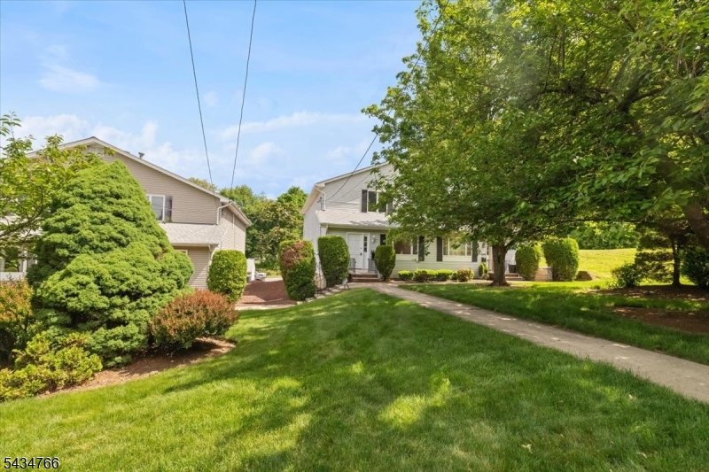 EAGLE HILL - Residential