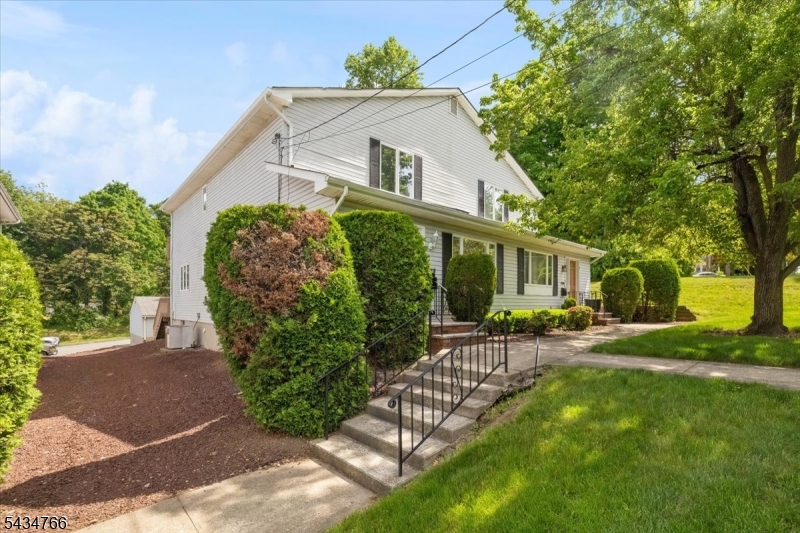 EAGLE HILL - Residential