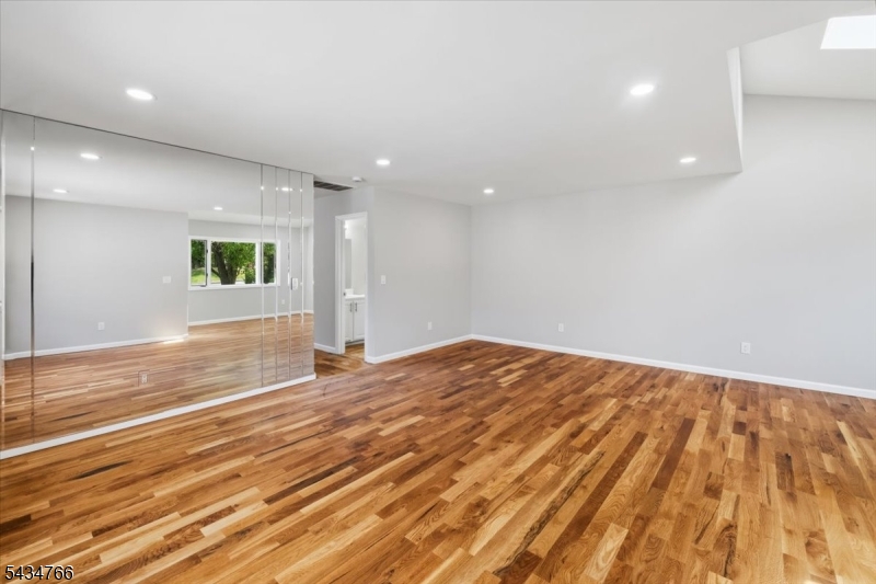 EAGLE HILL - Residential
