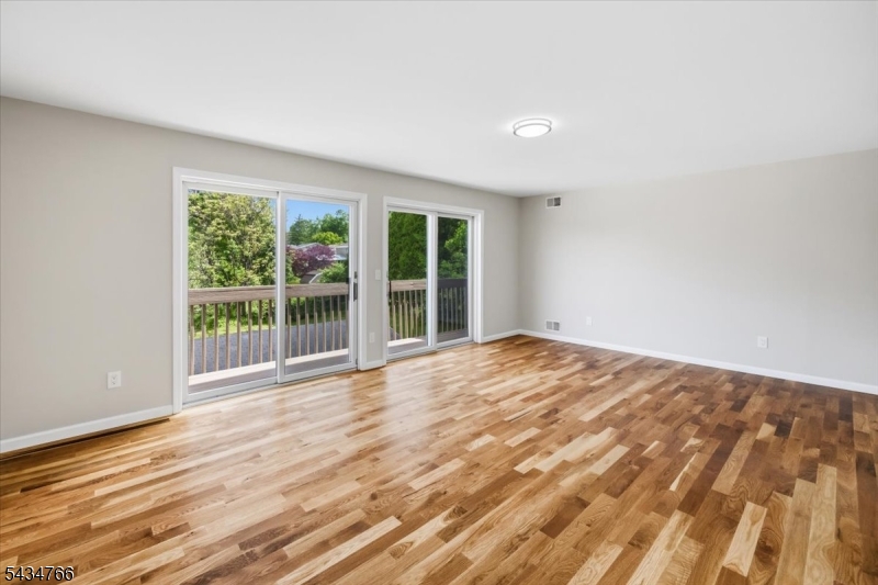 EAGLE HILL - Residential
