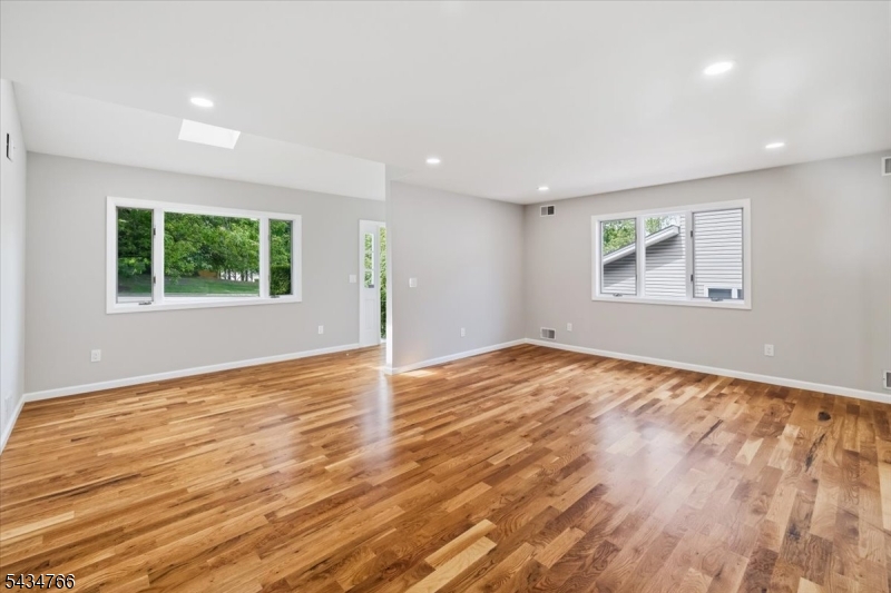 EAGLE HILL - Residential