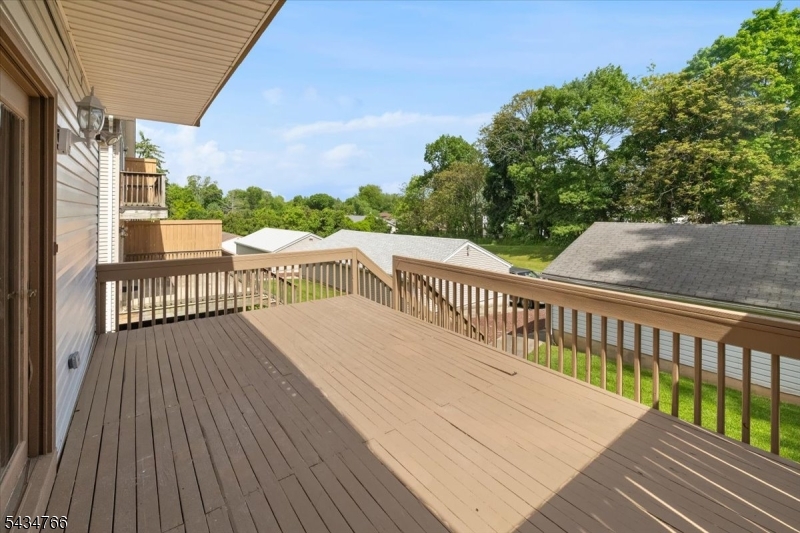 EAGLE HILL - Residential
