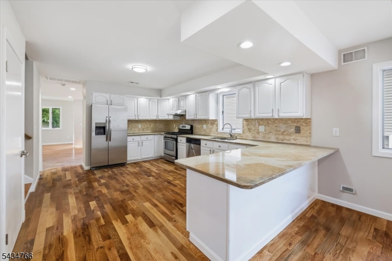 EAGLE HILL - Residential