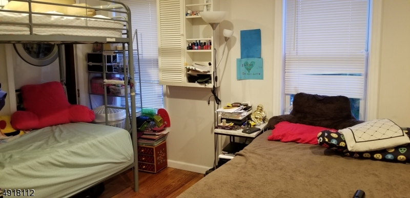 DOWNTOWN - Residential Lease