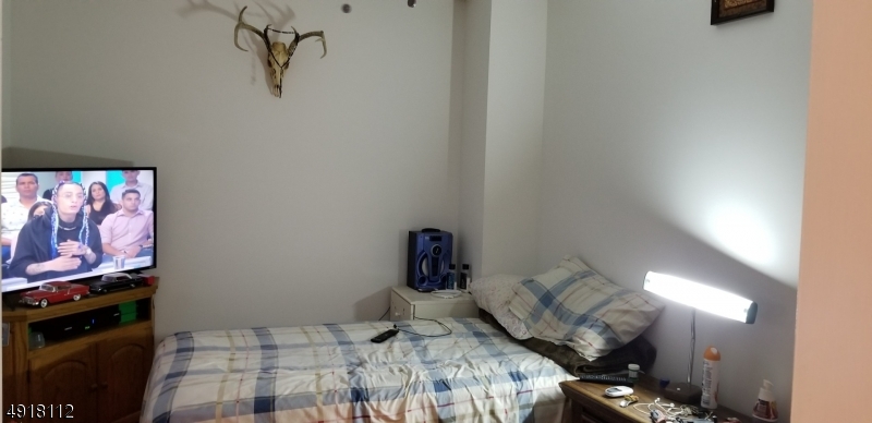 DOWNTOWN - Residential Lease