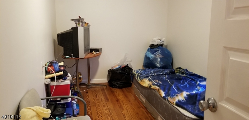 DOWNTOWN - Residential Lease