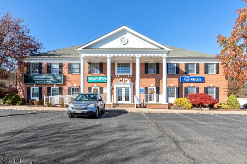 Robbins Business Center - Commercial Lease