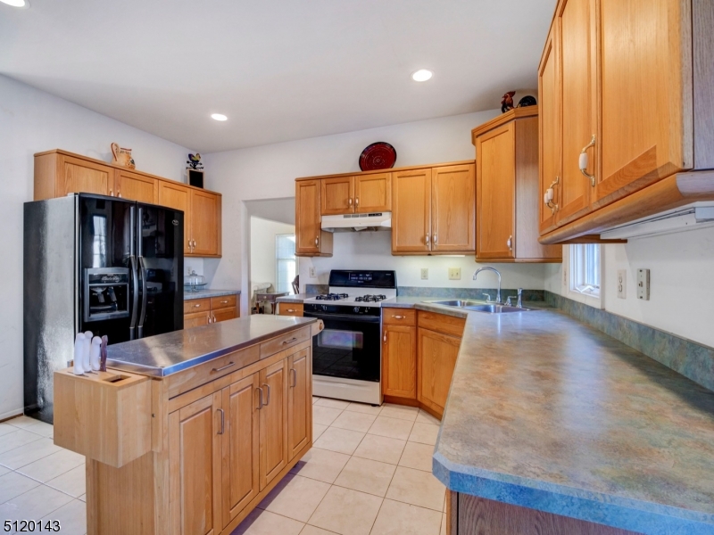 POETS PEAK - Residential