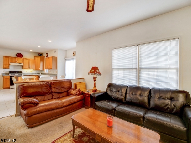 POETS PEAK - Residential