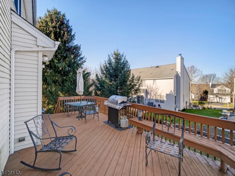 POETS PEAK - Residential