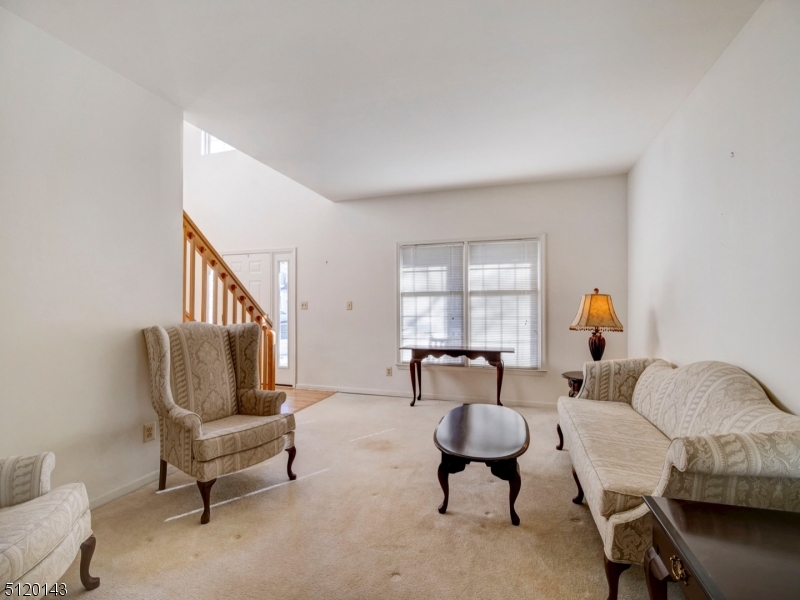 POETS PEAK - Residential