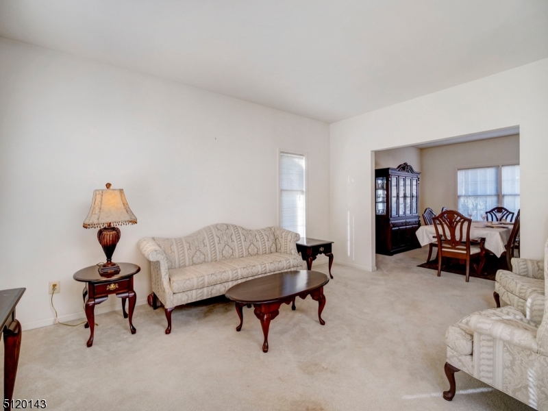POETS PEAK - Residential