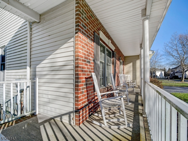 POETS PEAK - Residential
