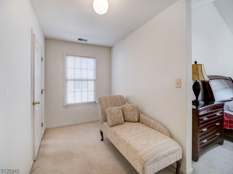 POETS PEAK - Residential
